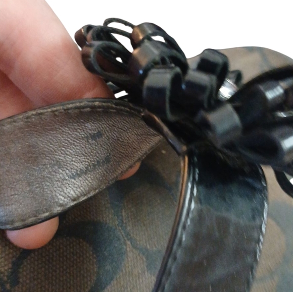 Coach Suki Black Daisy Patent Leather Thong Sandal  Monofeanned Sandals 7.5-8 - Picture 12 of 13